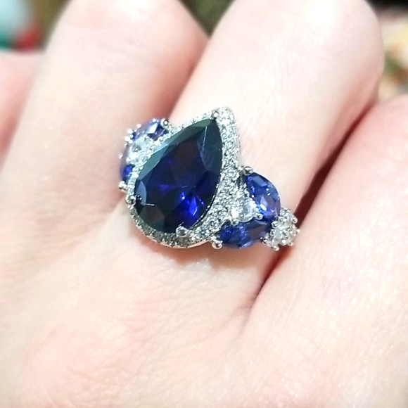 bella luce Jewelry - Bella Luce Size 7 Ring VGUC